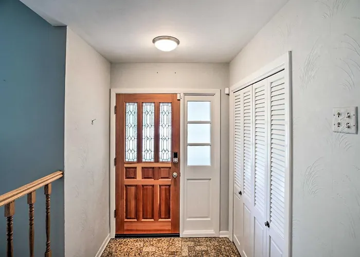 Spacious Family Estates W/ Hot Tub!