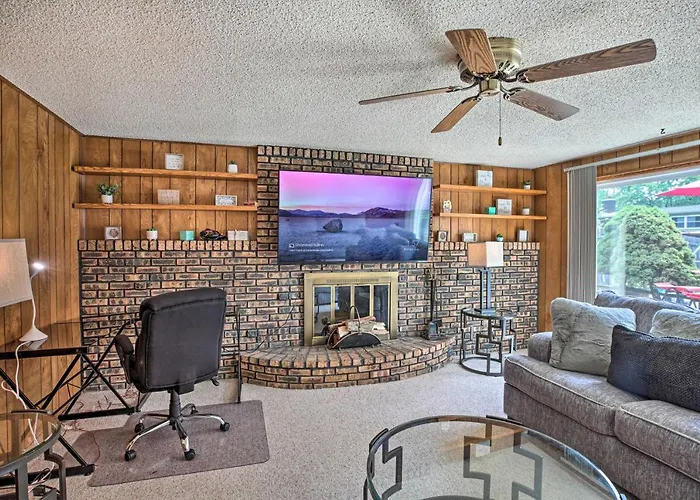 Spacious Family Estates W/ Hot Tub! Casa vacanze *
