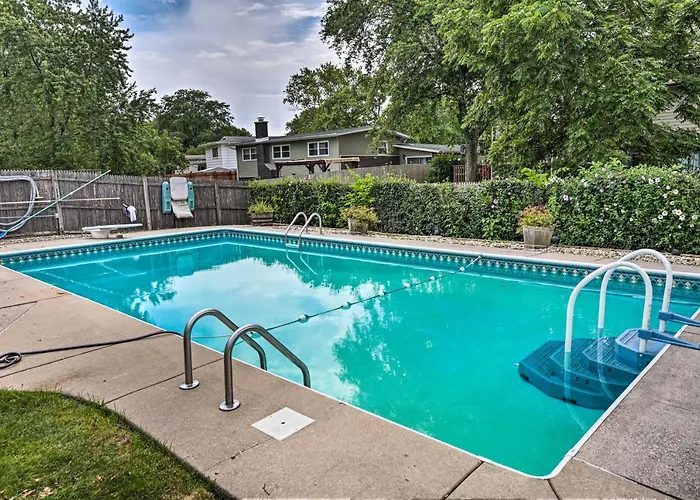 Spacious Family Estates W/ Hot Tub!