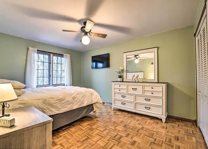 Casa vacanze Spacious Family Estates W/ Hot Tub!