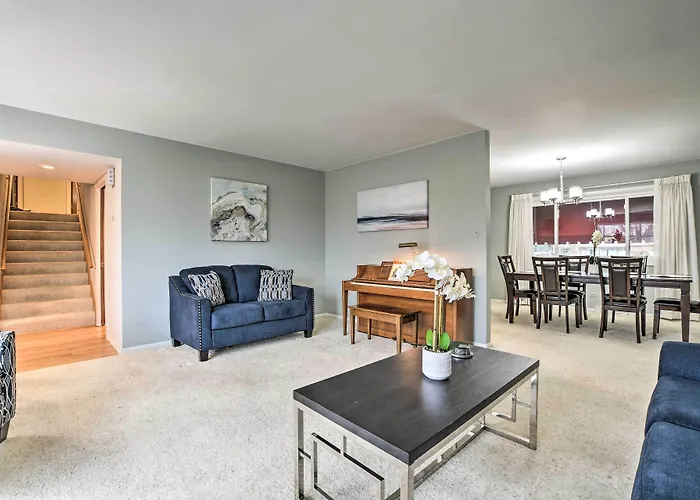 Spacious Family Estates W/ Hot Tub!